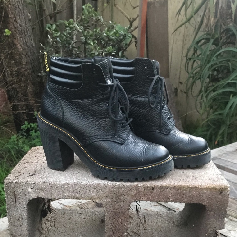 RARE Dr Martens Persephone Booties size 8